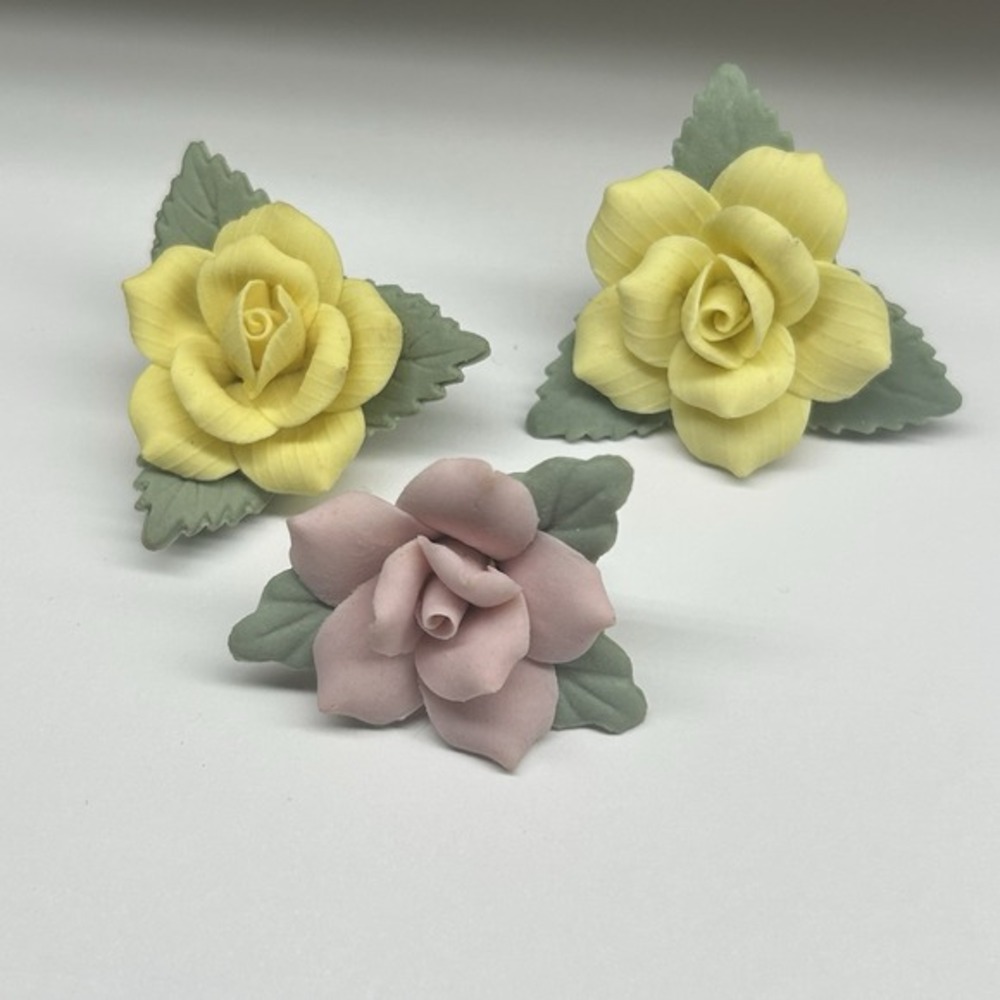 Vintage‎ Pink Yellow Porcelain Ceramic Rose Flower Pin Brooch Mothers Easter